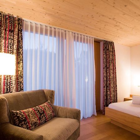 Hotel Herrmann Мюнзинген Экстерьер фото